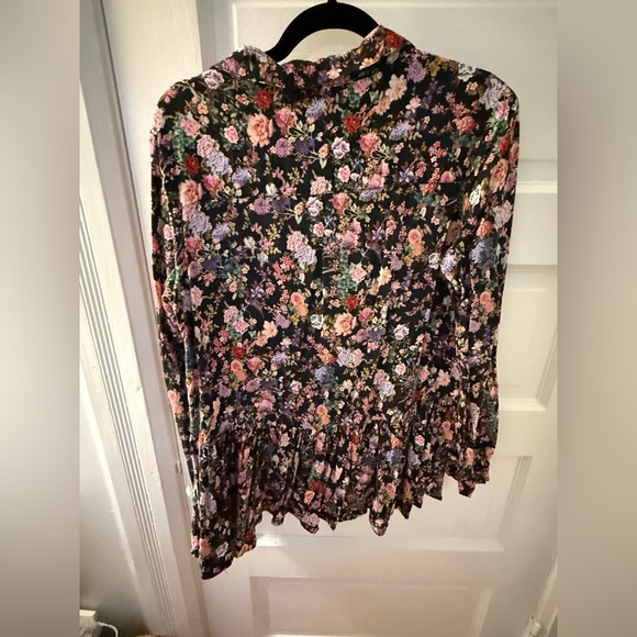 Tuckernuck top - Picture 2 of 4